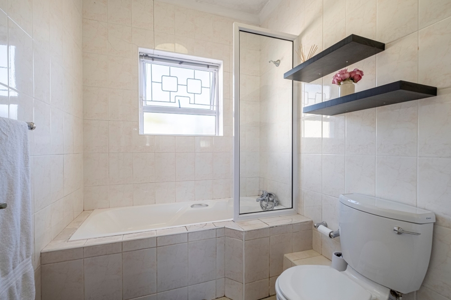 4 Bedroom Property for Sale in Lovemore Park Eastern Cape